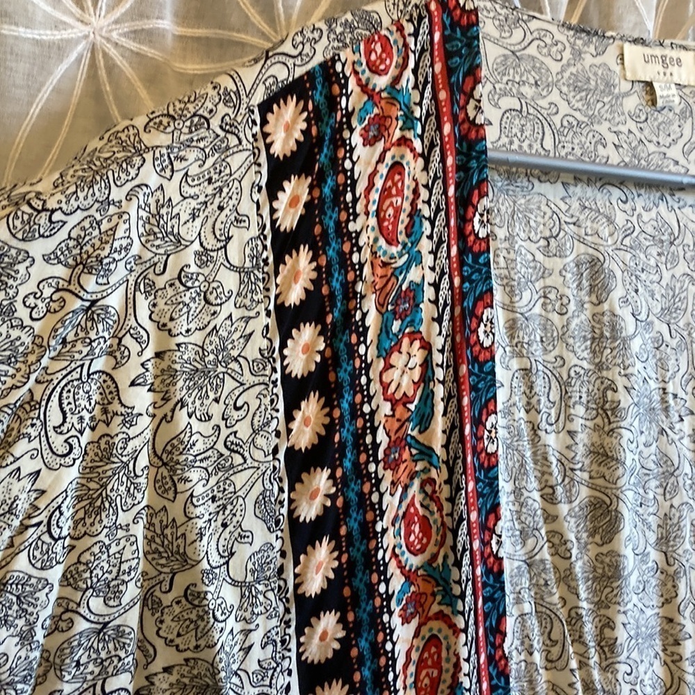Umgee Boho Kimono - Picture 3 of 14